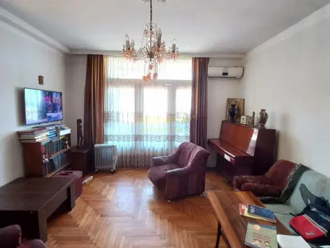 Продается квартира с прекрасным видом, в старом Батуми у моря