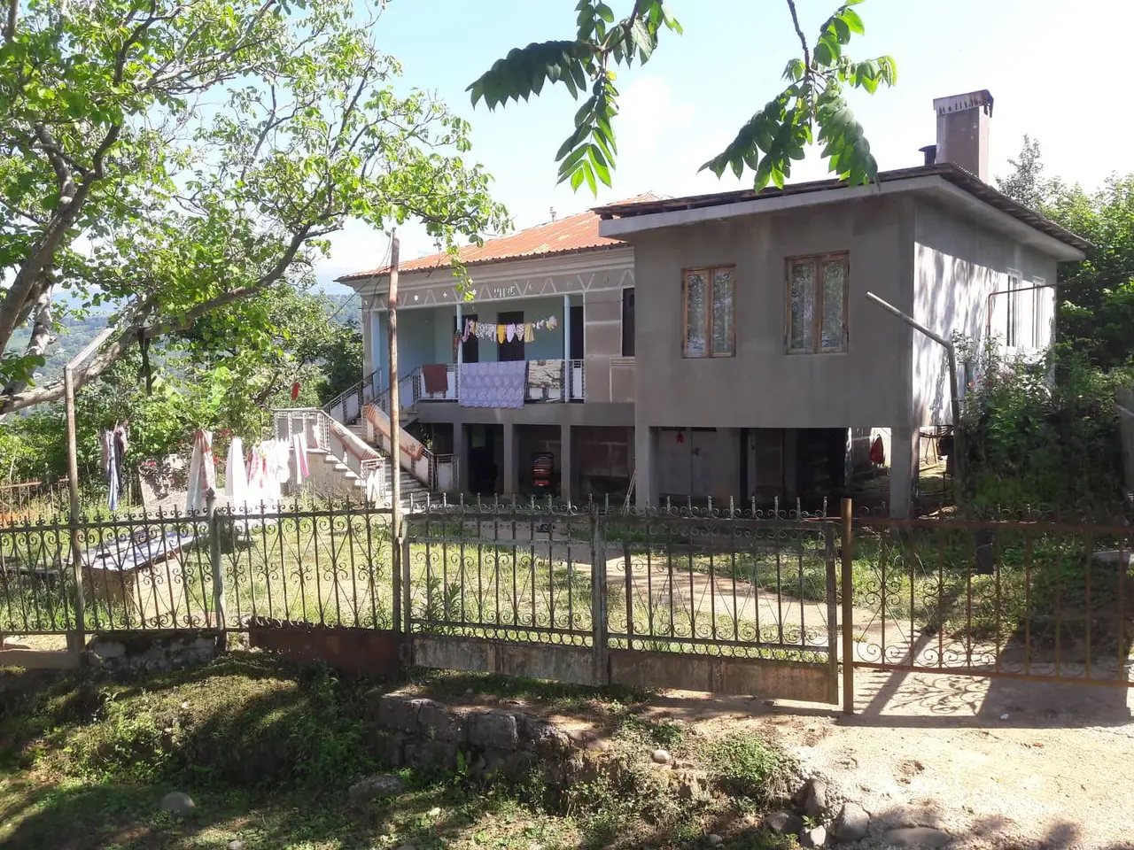 Продается частный дом с прекрасным видом на реку, город и Батуми