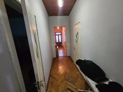 Частный дом и земельный участок с видом на море недалеко от города