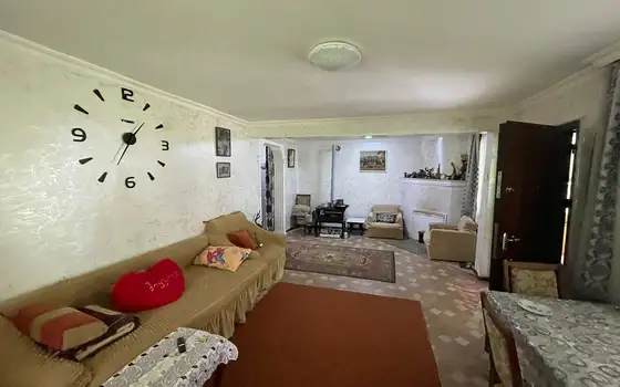 Частный дом и участок земли в Тихильнаре
