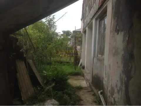 Двухэтажный дом с участком земли в Даба Чакви