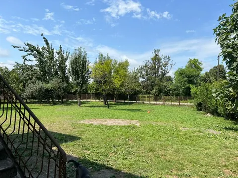 Продается двухэтажный частный дом в Ланчхути.