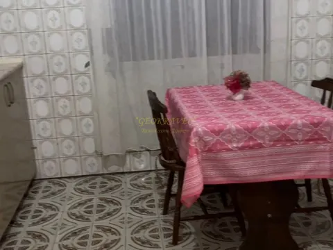 В муниципалитете Кобулети,    в 4 -ех км-ов от центра,  90 м над уровнем моря. В красивом поселке,продается двухэтажный дом , со всеми  удобствами.