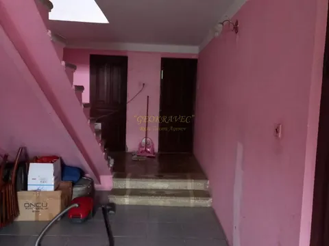 В муниципалитете Кобулети, в красивом селе продается  частный дом с участком земли .