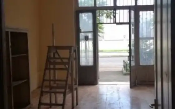 Продается коммерческое помещение в близи  колхозного рынка.
