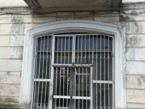Продается коммерческое помещение в близи  колхозного рынка.