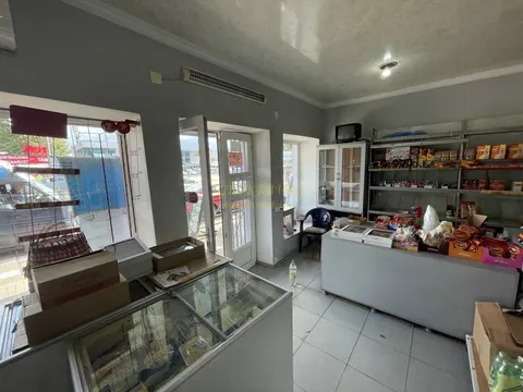 В  Кобулети  продается коммерческое помещение .