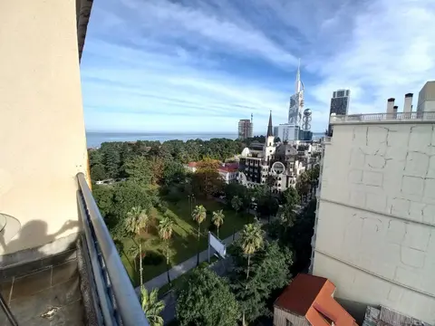 Продается квартира  на Руставели в элитном жилом доме в центре города