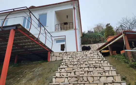 Шикарная  вилла  с   видом на море .