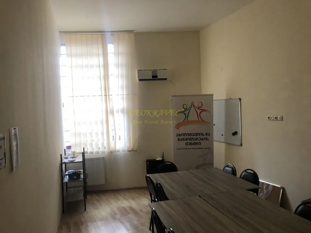 Продается коммерческая площадь под клинику или детский сада в городе Батуми.