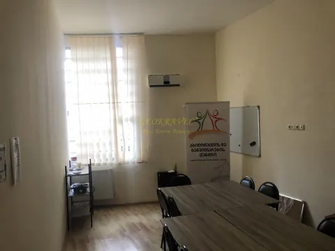Продается коммерческая площадь под клинику или детский сада в городе Батуми.