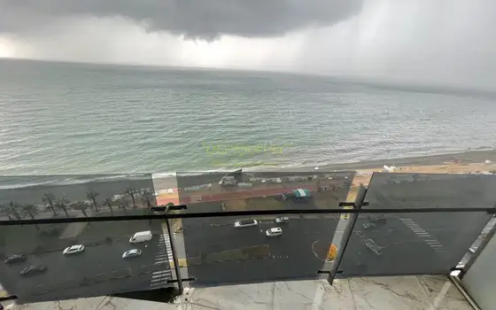 Квартира в 50 метрах от моря.