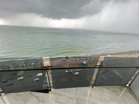 Квартира в 50 метрах от моря.