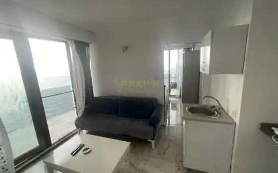 Квартира в 50 метрах от моря.
