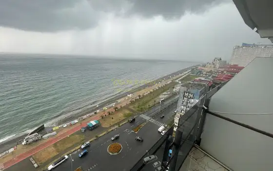 Квартира в 50 метрах от моря.