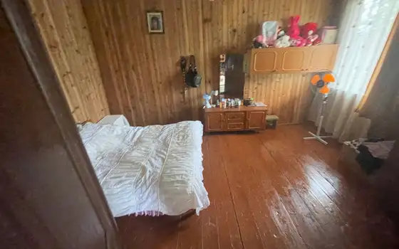 В девяти километрах от Кобулети, село Гвара.