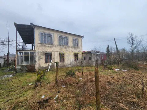 Частный дом  в уютном месте  Кобулети.