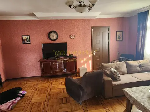 Частный дом с двором в Батуми.