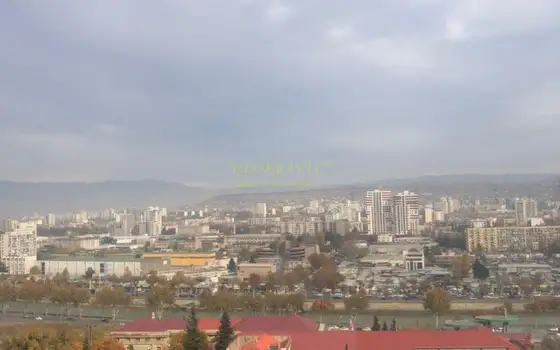 В новостройке в районе Сабуртало.