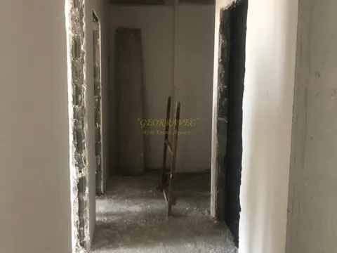 В новостройке в районе Сабуртало.