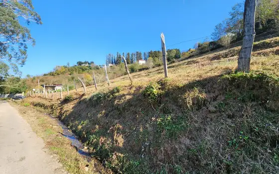 Село  Чарнали в муниципалитете Хелвачаури.