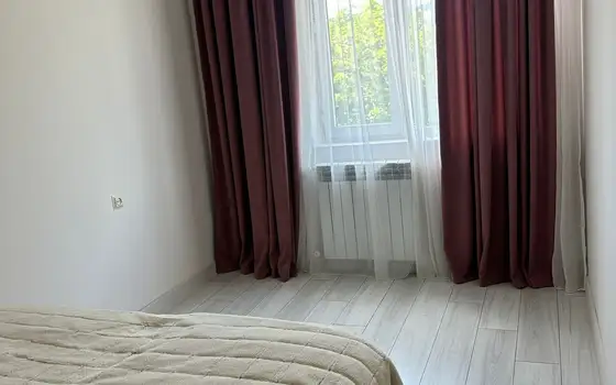 В  Батуми, рядом с парком, в престижном районе.