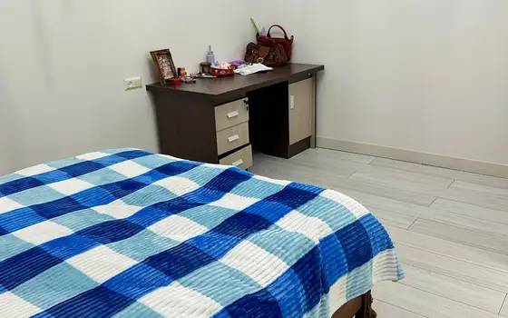 В  Батуми, рядом с парком, в престижном районе.