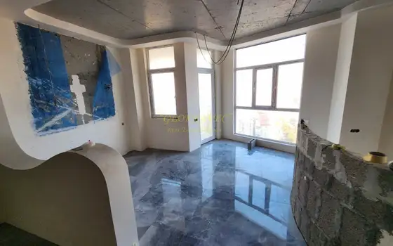В  новом  жилом  доме  квартира с ремонтом  в городе  Батуми .