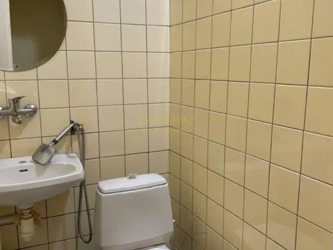 В центральном районе города, в тихом и уютном месте
