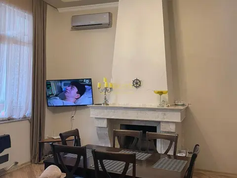 В центральном районе города, в тихом и уютном месте