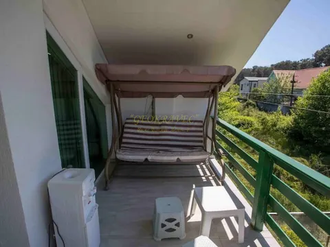 Очень красивый, благоустроенный дом в Капровани.