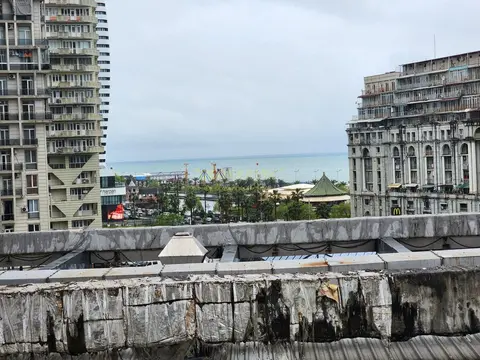 В Батуми, в центре города, недалеко от моря.