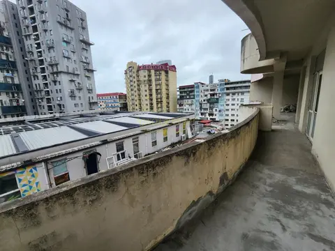 В Батуми, в центре города, недалеко от моря.