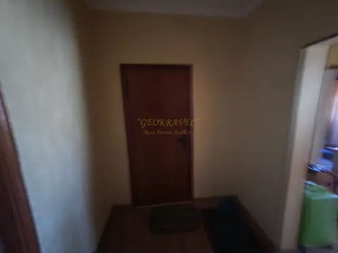 В Батуми трехкомнатная квартира , в одном из тихих районов.