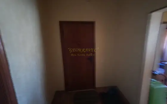 В Батуми трехкомнатная квартира , в одном из тихих районов.