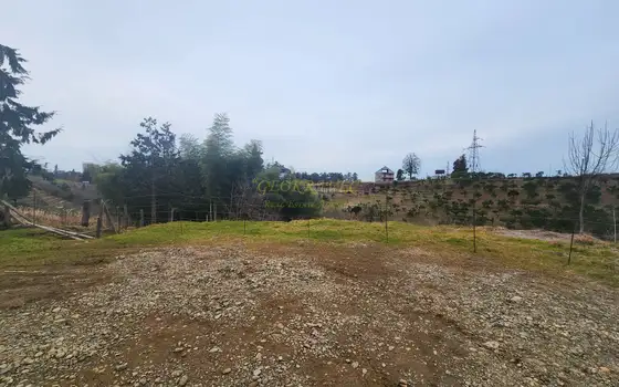 Аджария, курорт Чакви, земельный участок  в центральной части поселка.