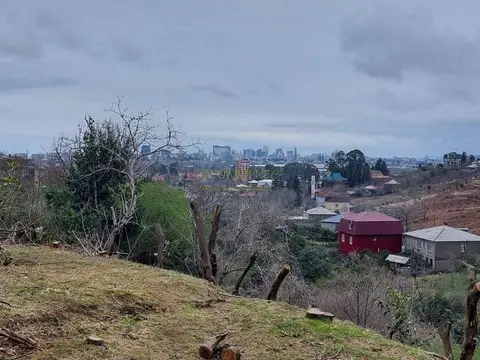 Дом с двором,   участком   с видом на город, в село Ахалсофели вблизи города Батуми