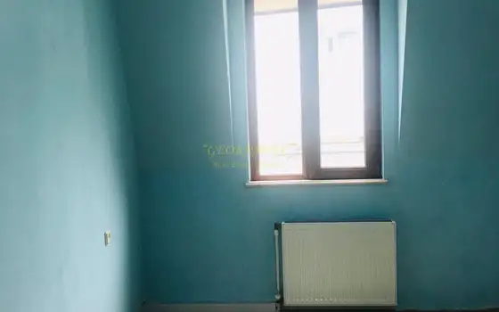 Продается квартира на третьем этаже в старом Батуми у моря.