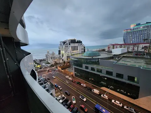 В жилом комплексе гостиничного типа в Orbi Residence.