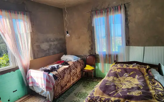Село вблизи поселка Чакви находится в 3 км от центральной дороги.