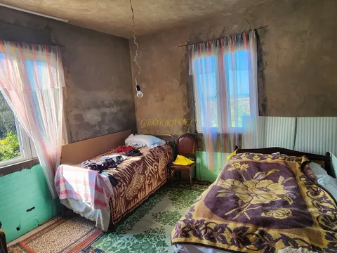 Село вблизи поселка Чакви находится в 3 км от центральной дороги.