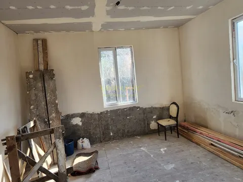 Село вблизи поселка Чакви находится в 3 км от центральной дороги.