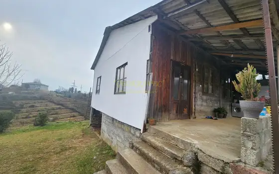 Дом Белетаж с участком земли, в курортном поселке Чакви.