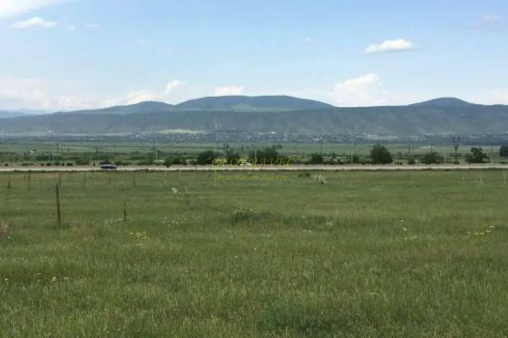 Продается земельный участок от Мцхетм 7 ккм. Село Церовани Грузия.