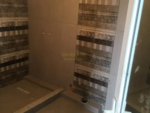 Частный двухэтажный дом с участком  в Хелвачаури.