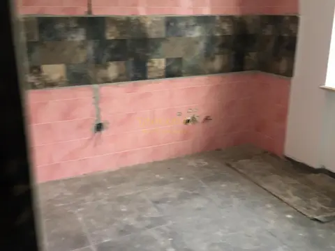 Частный двухэтажный дом с участком  в Хелвачаури.