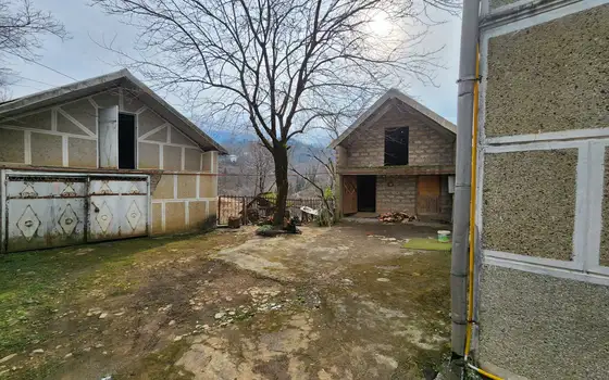 Частный дом в село Чайсубани, в нескольких километрах от Чакви.