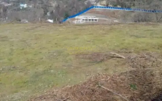 Земельный участок в поселке  Махинджаури, на берегу Черного моря.