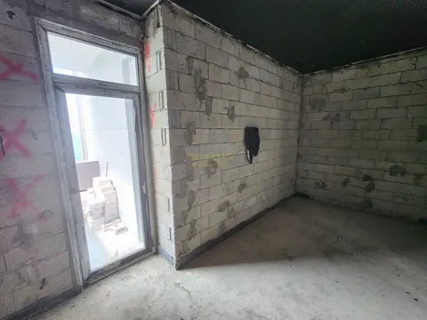 В курортном уютном поселке Махинджаури предлагаем квартиру с видом на море и город.