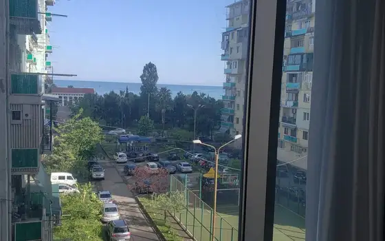 Трехкомнатная квартира у моря.